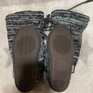MUK LUKS slipper socks shoes